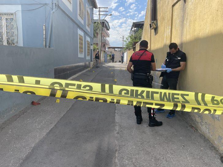 İzmir'de köpek kavgasında öldürülen 3 kişinin cenazeleri defnedildi G3