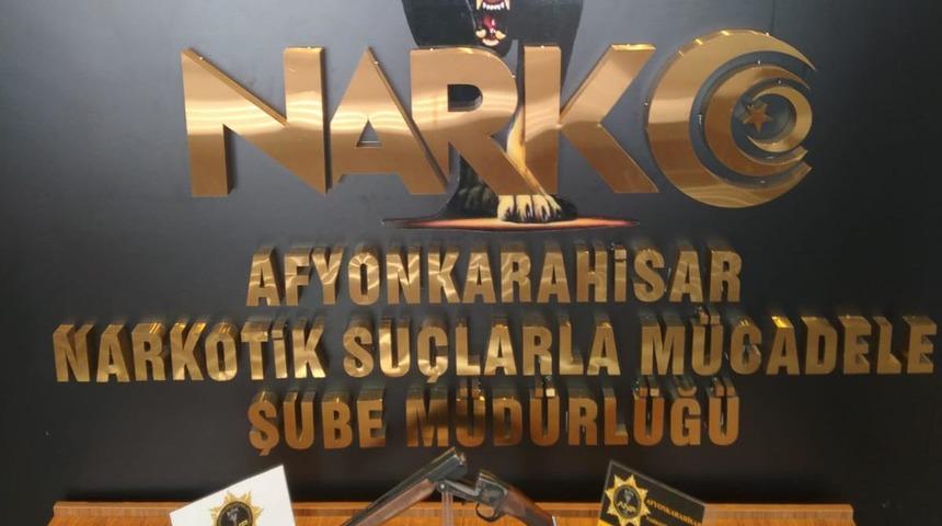 Afyonkarahisar'da d&uuml;zenlenen uyuşturucu operasyonlarında 2 zanlı tutuklandı