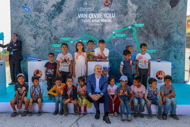 Ulaştırma ve Altyapı Bakanı Karaismailoğlu, Van'da Çevre Yolu Temel Atma Töreni'ne katıldı G3