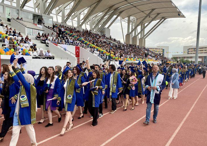 Kırşehir Ahi Evran Üniversitesinde mezuniyet töreni düzenlendi G1