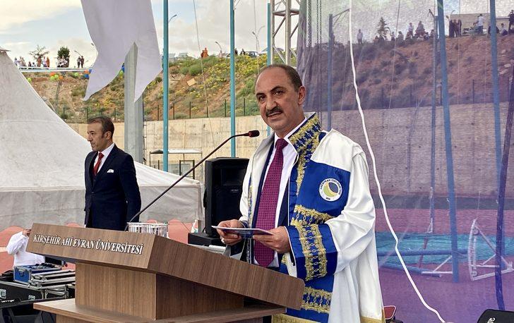 Kırşehir Ahi Evran Üniversitesinde mezuniyet töreni düzenlendi G4