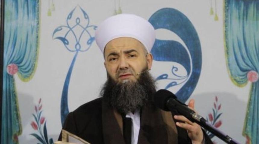 'Noel Baba'yı bırakın Cübbeli'ye takılın'