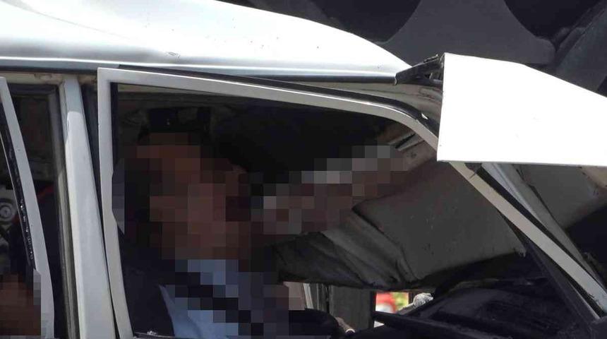 Son dakika | Denizli'de katliam gibi kaza! Kopan kaput ağzına girdi; 3 kişi öldü, 2 kişi ağır yaralandı