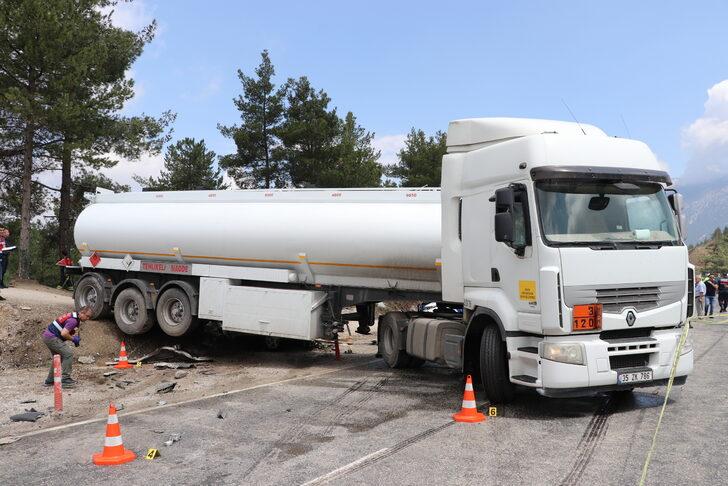 Denizli'de akaryakıt tankerinin çarptığı otomobildeki 3 kişi öldü G5