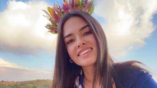 O Ses Türkiye sunucusu Saadet Özsırkıntı'dan mini elbiseli poz! Bu nasıl bir güzellik 