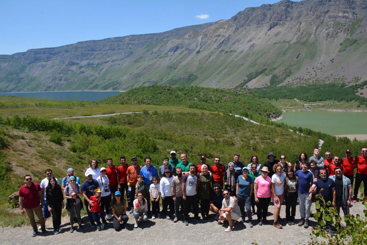 Nemrut Krater G&ouml;l&uuml;'nde "doğada acil m&uuml;dahale" eğitimi verildi