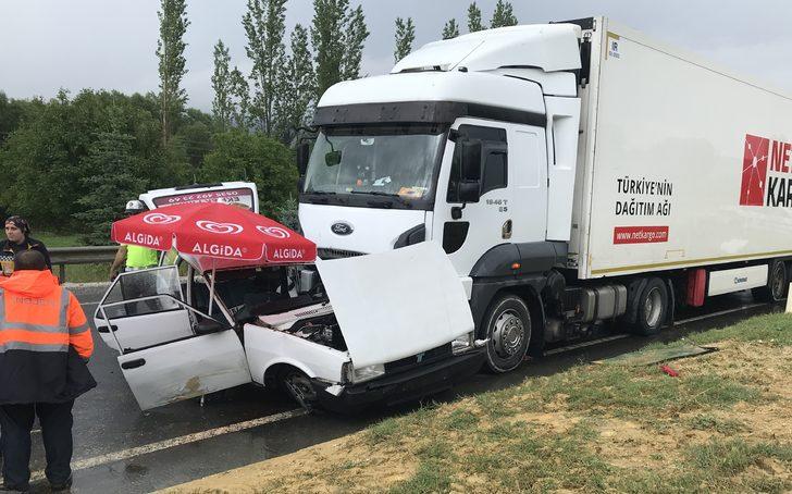 Uşak'ta tırla çarpışan otomobildeki 1 kişi öldü, 2 kişi yaralandı G1