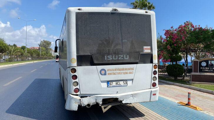 Antalya'da halk otobüsüne arkadan çarpan otomobilin sürücüsü öldü G3