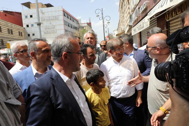 Davutoğlu, Diyarbakır'da gazetecilerle bir araya geldi, esnafı ziyaret etti G3
