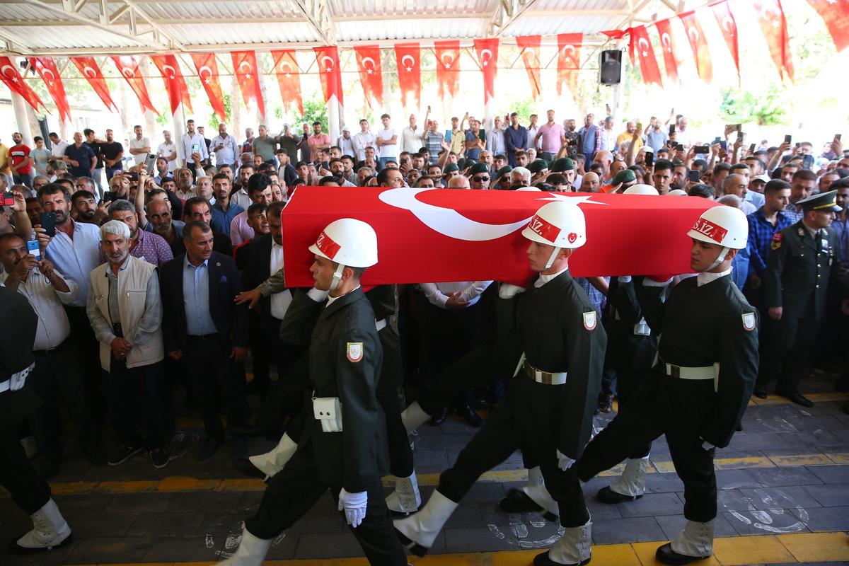 Şehit Piyade Uzman Onbaşı Mehmet Ali &Ccedil;ap, memleketi Gaziantep'te son yolculuğuna uğurlandı