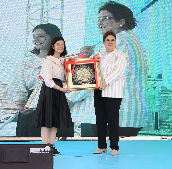 Bakan Derya Yanık, Çanakkale'de Çocuk Hakları Sokağı'nın açılışına katıldı: G4