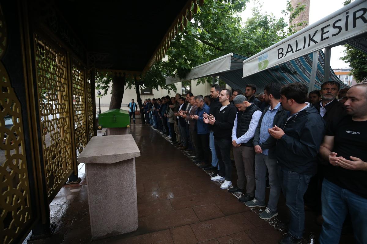 Balıkesir'deki trafik kazasında hayatını kaybeden Konak, defnedildi
