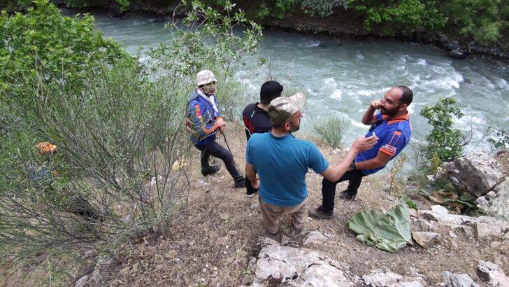 Siirt'te Müküs Çayı'nda akıntıya kapılan hemşireyi arama çalışmalarına ara verildi G3