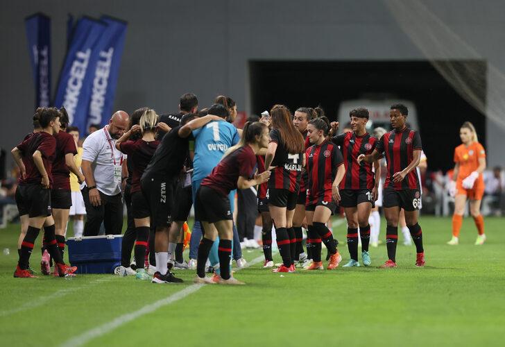 Turkcell Kadın Futbol Süper Ligi play-off finali G4