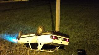 Sivas'ta otomobil devrildi, 2'si ağır 3 kişi yaralandı