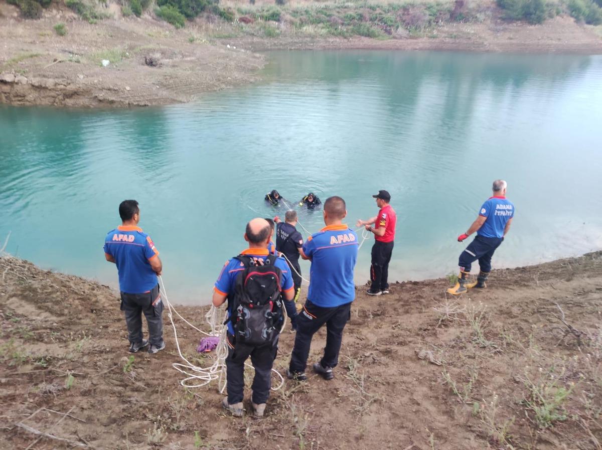 Adana'da serinlemek i&ccedil;in g&ouml;le giren gen&ccedil; boğuldu