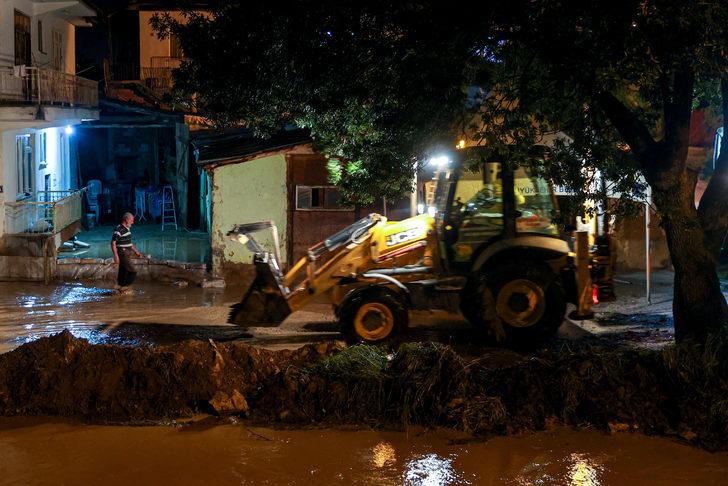 Akyurt'ta selin ardından temizlik çalışmaları devam ediyor G1