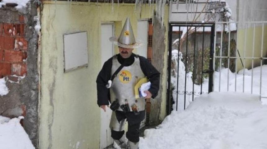 Kütahyalı postacıdan 'bela savar' zırhı