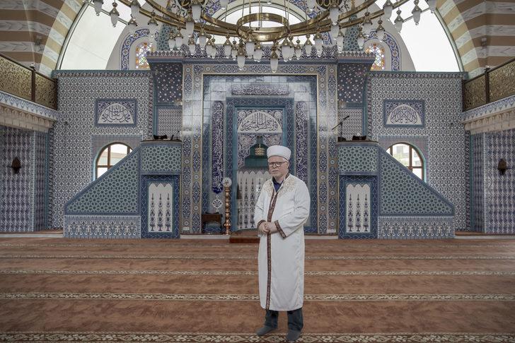 Öğretmen ve müezzin çift kendileri gibi iki çocuklarıyla albinizmlilere örnek oluyor G1