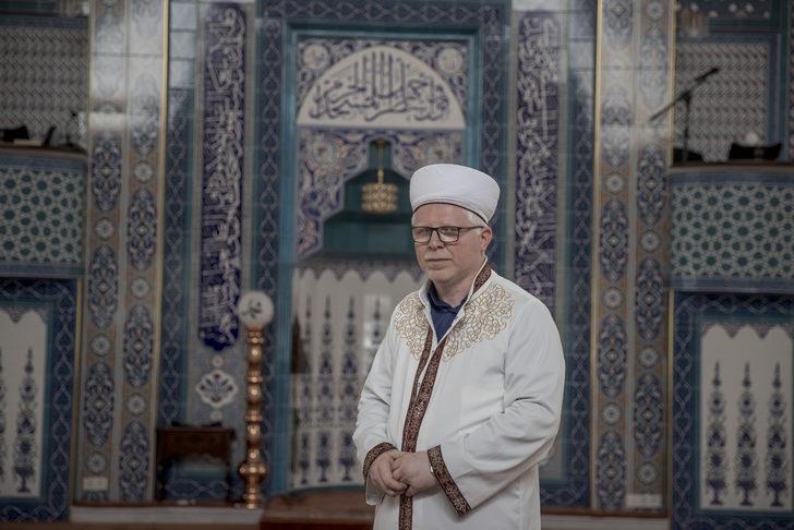 Öğretmen ve müezzin çift kendileri gibi iki çocuklarıyla albinizmlilere örnek oluyor G2