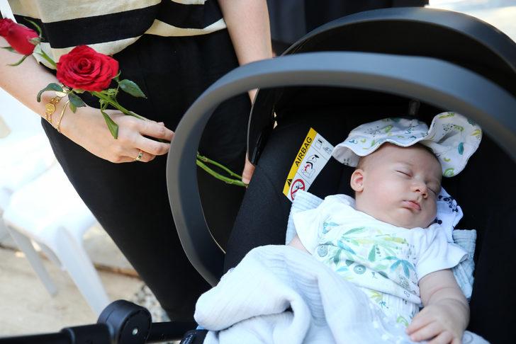 Mersin'de şehit eşi ve 2 aylık oğlundan duygulandıran ziyaret G5