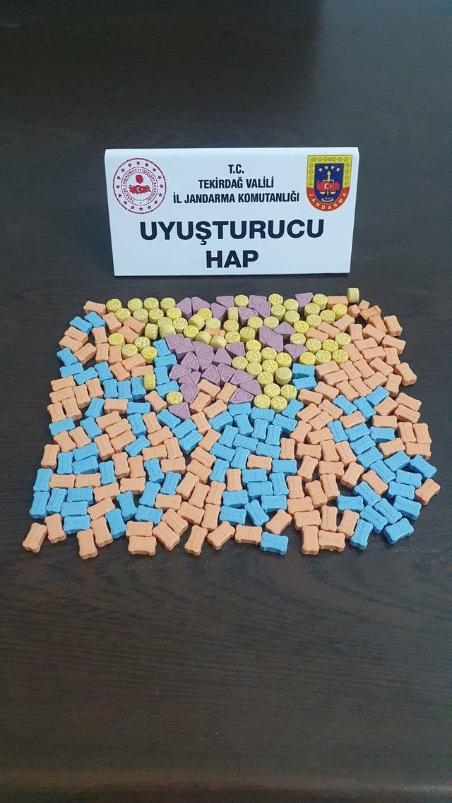 Tekirdağ'da üzerinde 301 uyuşturucu hap bulunan kişi yakalandı