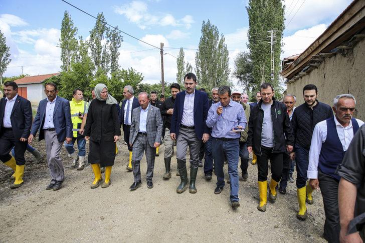 Bakan Kurum, sel felaketinin yaşandığı Haymana'da incelemelerde bulundu G3