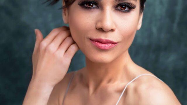 Şarkıcı Aydilge'den Türk dizilerine 'ideal erkek göğsü' çıkışı! Kaslı göğüsleri ekranı kaplıyordu