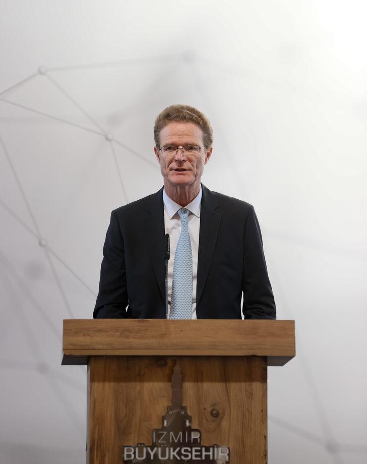 Uluslararası Yerel Medya Zirvesi İzmir'de başladı G3