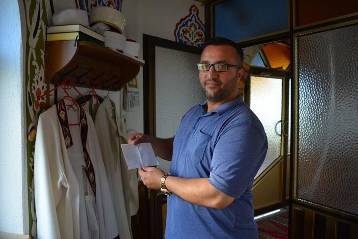 Camideki lokum ve çikolataları yedi, bir miktar para ile helallik notu bıraktı G1