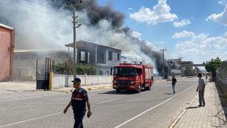 SON DAKİKA | Diyarbakır OSB’deki kozmetik fabrikasında yangın! Yaralılar var