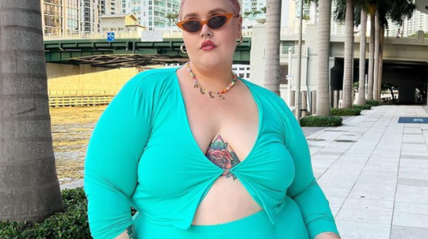 Lüks yatta bikinili pozlarını paylaştı! “Daha fazla büyük beden kadına ihtiyacımız var”