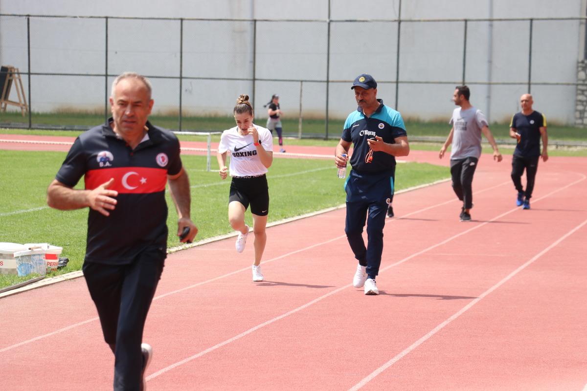 Kadın Boks Milli Takımı Akdeniz Oyunları'na Kastamonu'da hazırlanıyor