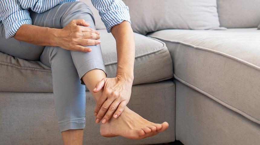 Ayak burkulmalarına evde çözüm: Tamamen doğal