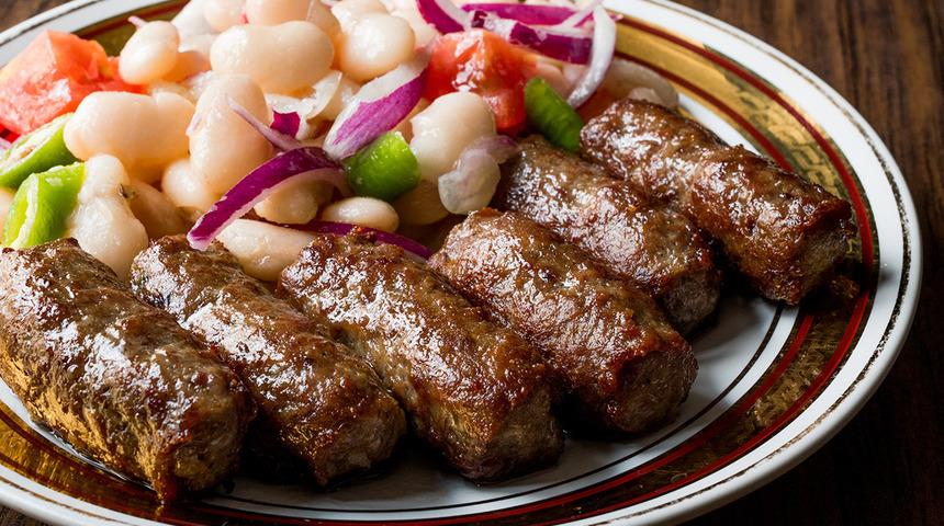 Bu k&ouml;ftenin lezzeti bir başka: İneg&ouml;l k&ouml;ftesi tarifi