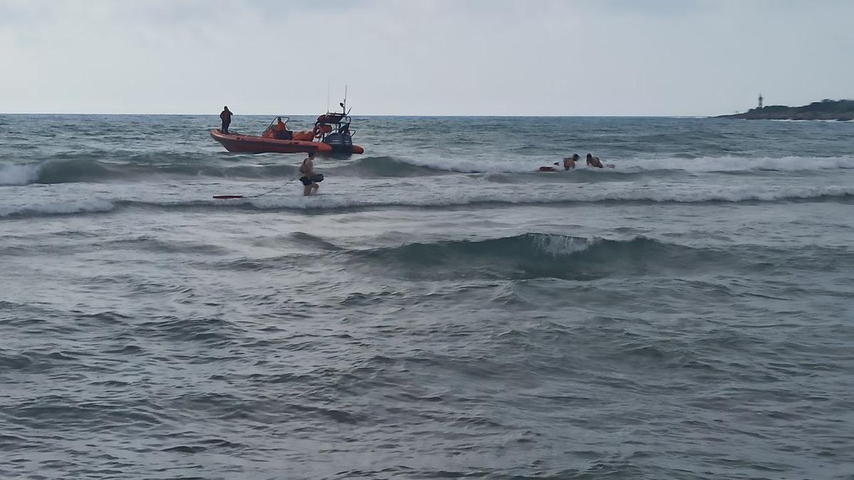 Kocaeli'de boğulma tehlikesi ge&ccedil;iren 7 arkadaş hastaneye kaldırıldı