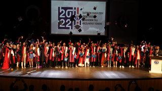 GAÜN İletişim Fakültesi öğrencileri mezuniyet sevinci yaşadı