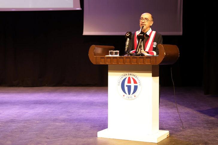 GAÜN İletişim Fakültesi öğrencileri mezuniyet sevinci yaşadı G2