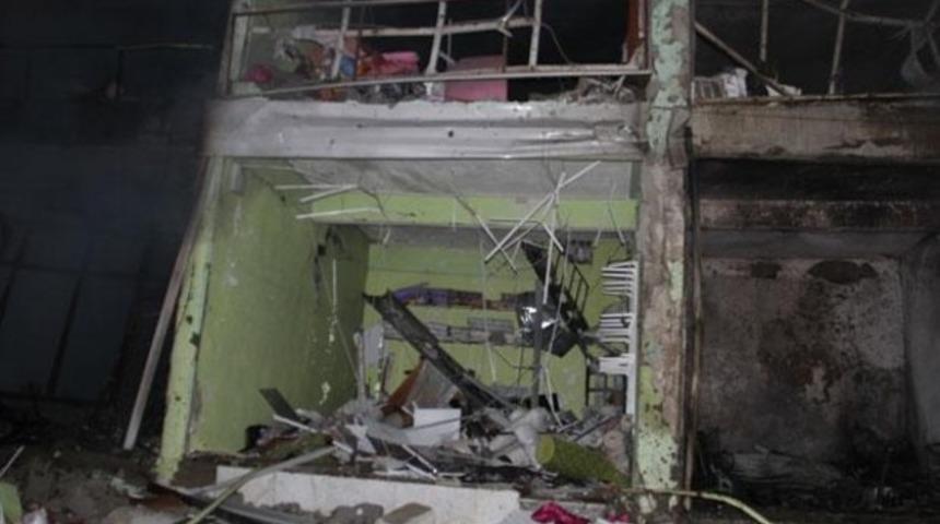 Hakkari'de bomba y&uuml;kl&uuml; ara&ccedil;la saldırı