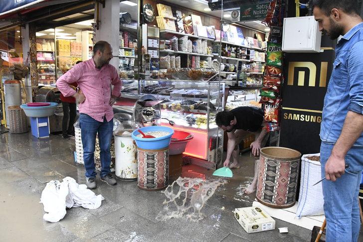 Gümüşhane'de sağanak hayatı olumsuz etkiledi G4