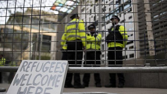 Avrupa ülkesinden tarihi karar! Sığınmacıları Afrika'ya gönderiyorlar