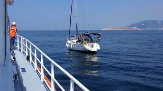 Balıkesir açıklarında makinesinde arıza meydana gelen tekne kurtarıldı