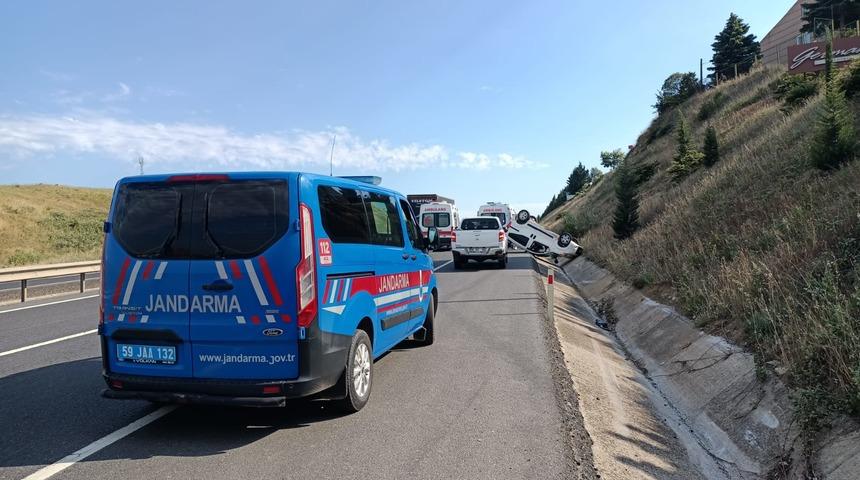 Tekirdağ'da hafif ticari araçla otomobilin çarpışması sonucu 5 kişi yaralandı
