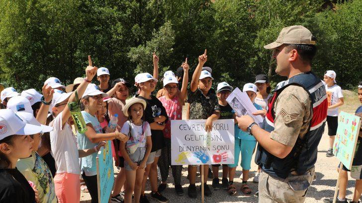 Tunceli'de öğrenciler Munzur Vadisi'nde çöp topladı G4