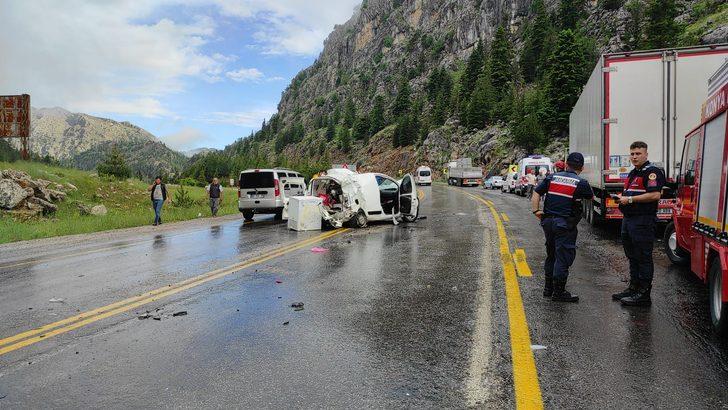 Konya'da iki tır ile bir otomobilin karıştığı kazada 1 kişi öldü G1