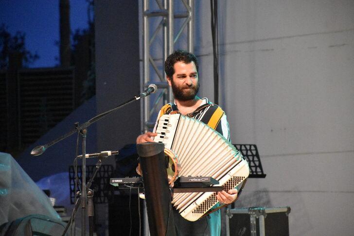 Collectif Medz Bazar müzik grubu, Adana'da sahne aldı G4