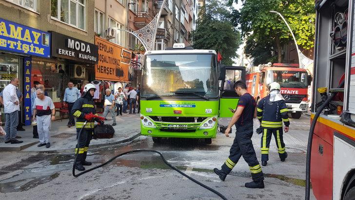 Kocaeli'de halk otobüsündeki yangını itfaiye söndürdü G2