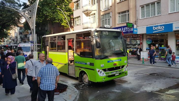 Kocaeli'de halk otobüsündeki yangını itfaiye söndürdü G3
