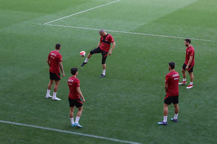 A Milli Futbol Takımı, Litvanya maçının hazırlıklarını tamamladı G2
