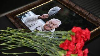 Usta gazeteci Çetin Altan son yolculuğuna uğurlandı